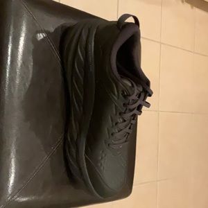 Men’s Hoka One One Bondi SR- Black/ Black- size 13- width D
